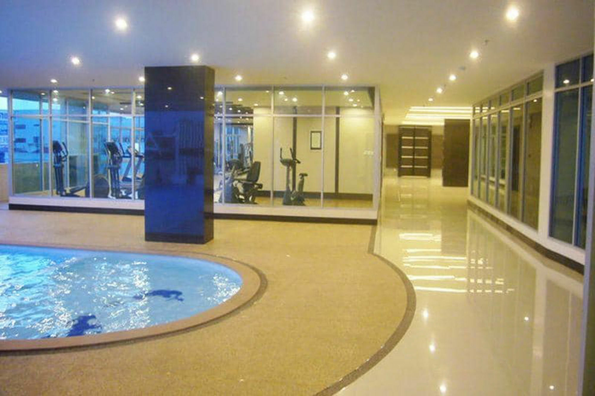 Eak Condoview Chonburi Exterior photo