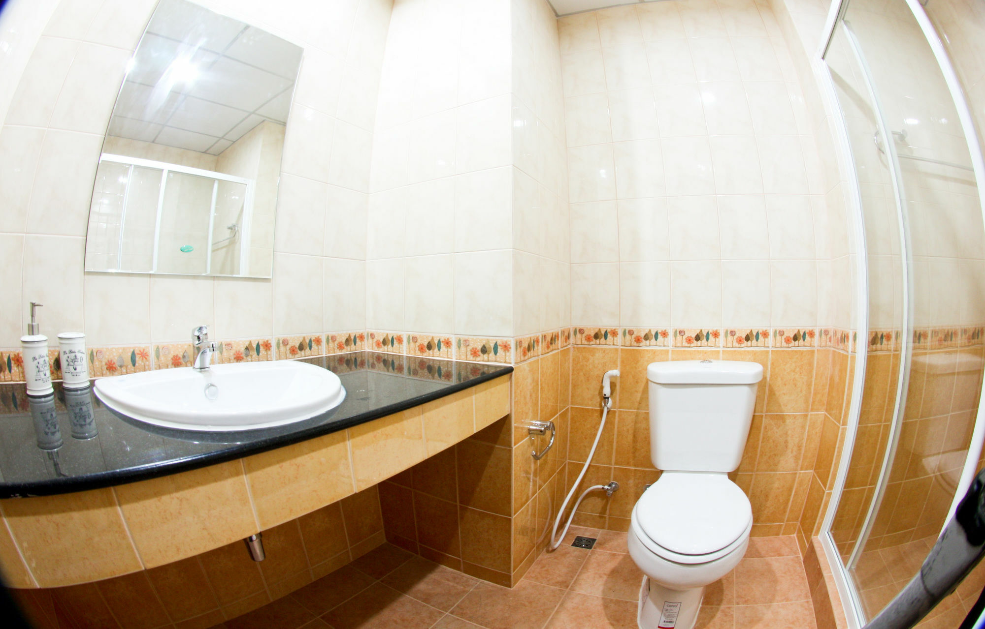 Eak Condoview Chonburi Exterior photo