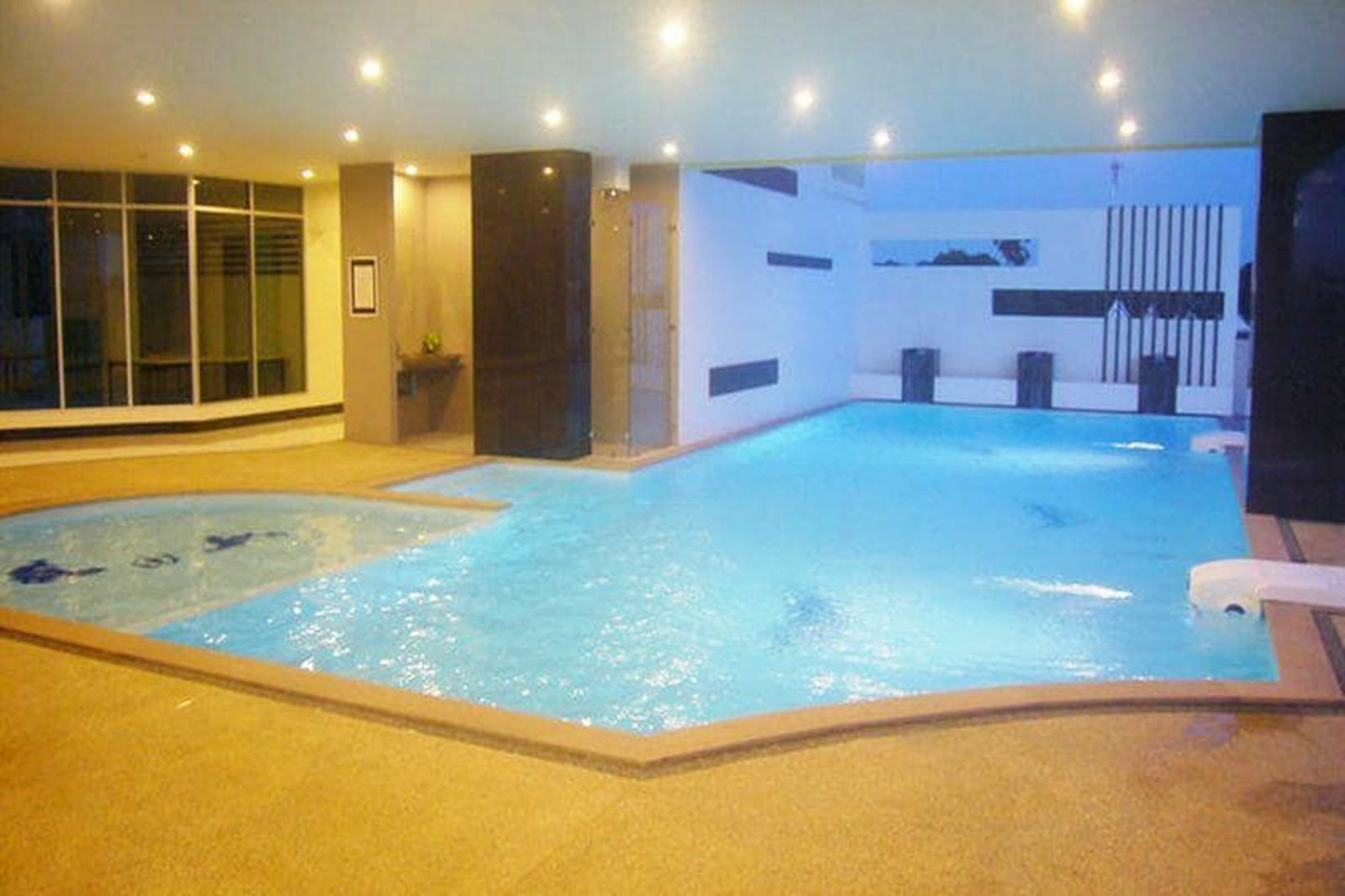 Eak Condoview Chonburi Exterior photo