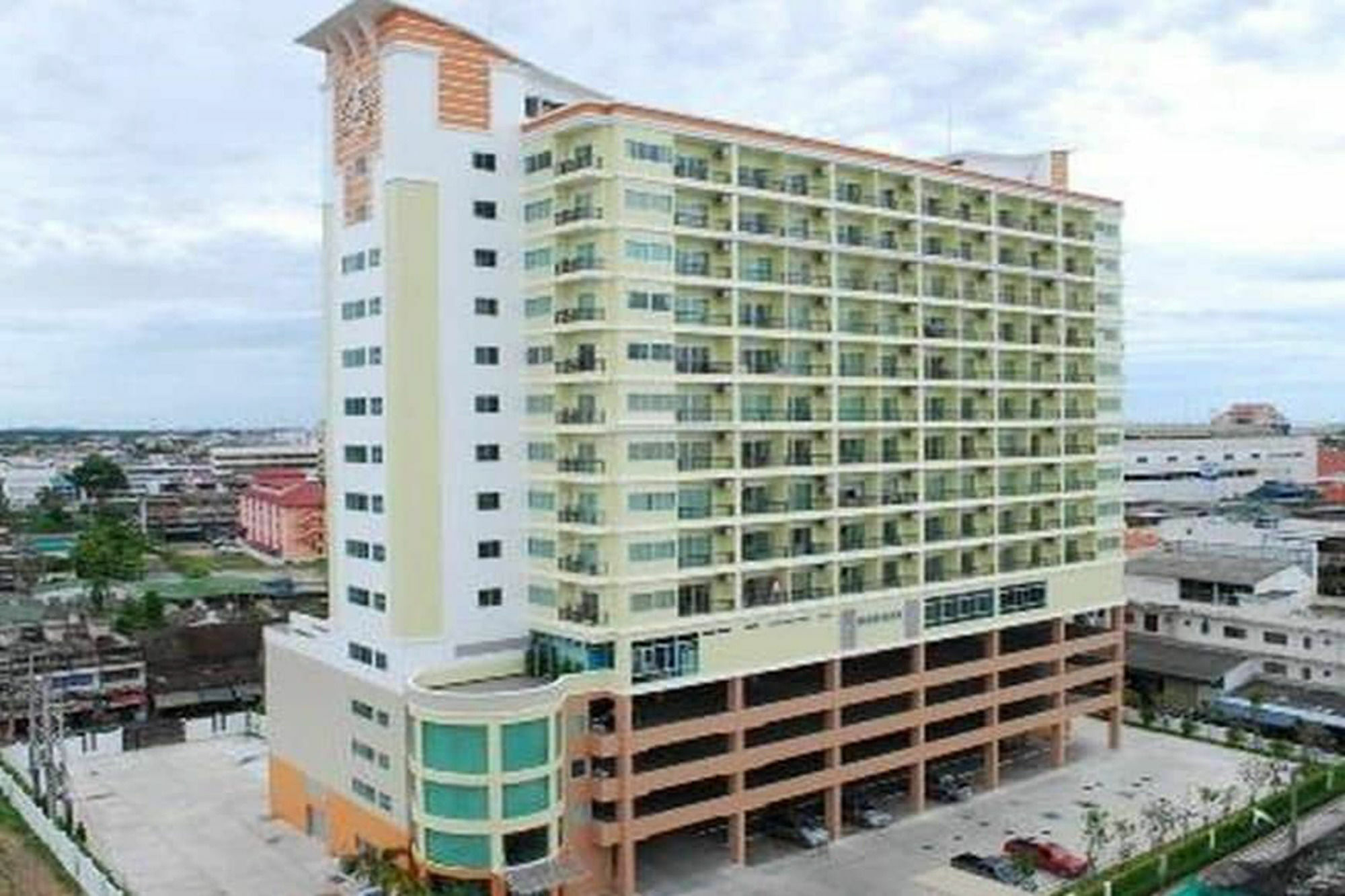 Eak Condoview Chonburi Exterior photo